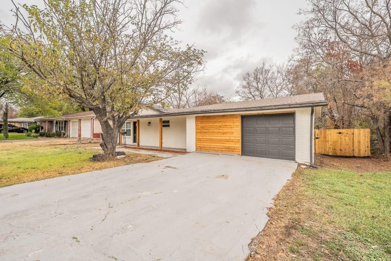 5012 Roxie Street, Haltom City TX 76117 - Photo 2