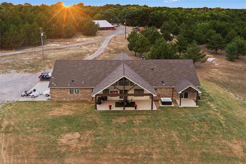 8615 County Road 534, Whitewright TX 75491 - Photo 5