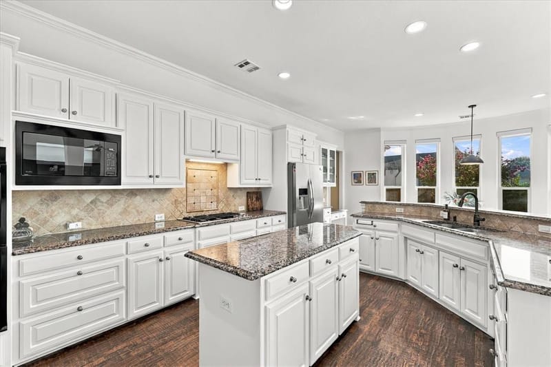 614 Castle Creek Drive, Coppell TX 75019 - Photo 11