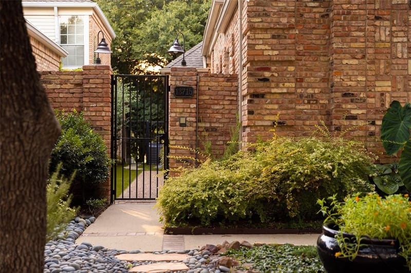 13715 Creekside Place, Dallas TX 75240 - Photo 9