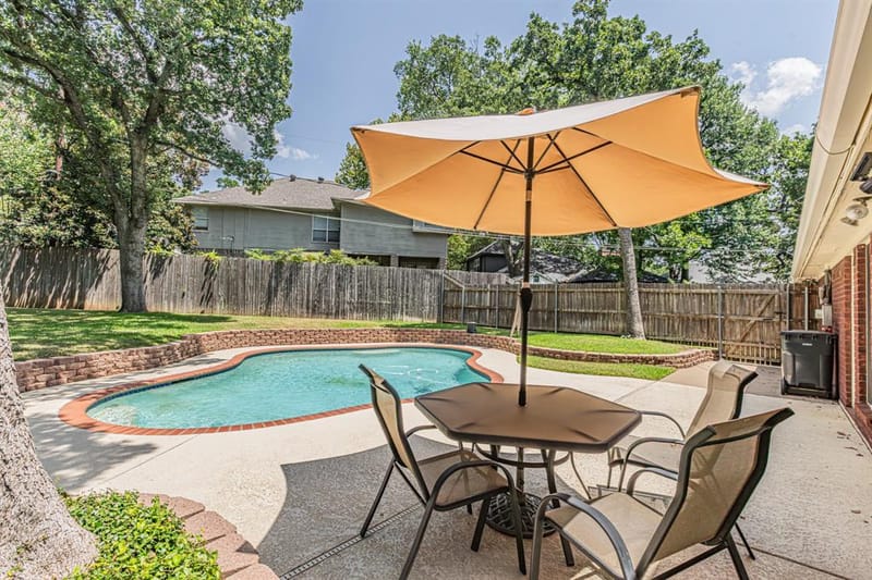 3901 Echo Hill Court, Arlington TX 76001 - Photo 7