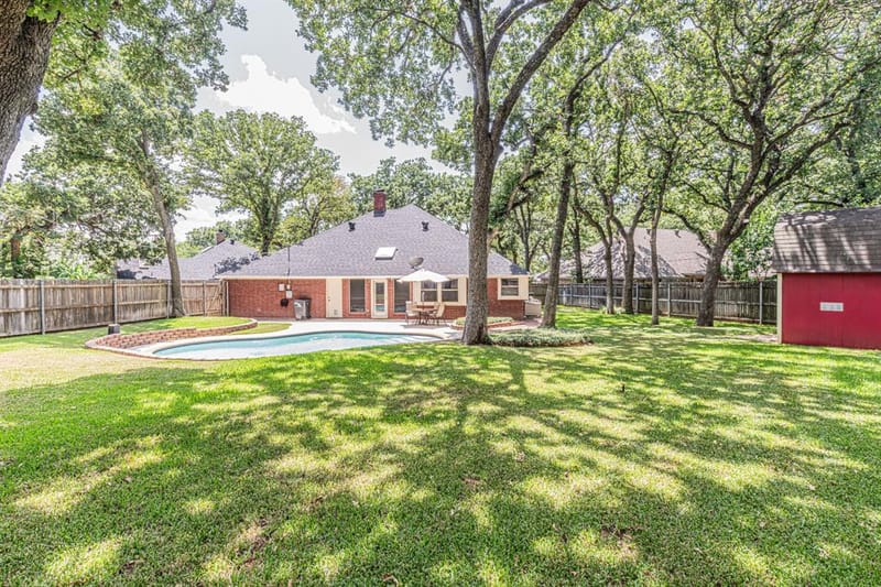 3901 Echo Hill Court, Arlington TX 76001 - Photo 8