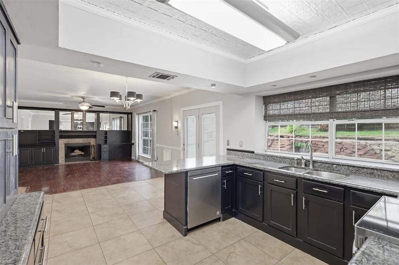 4708 Glenbrook Drive, Grapevine TX 76051 - Photo 9
