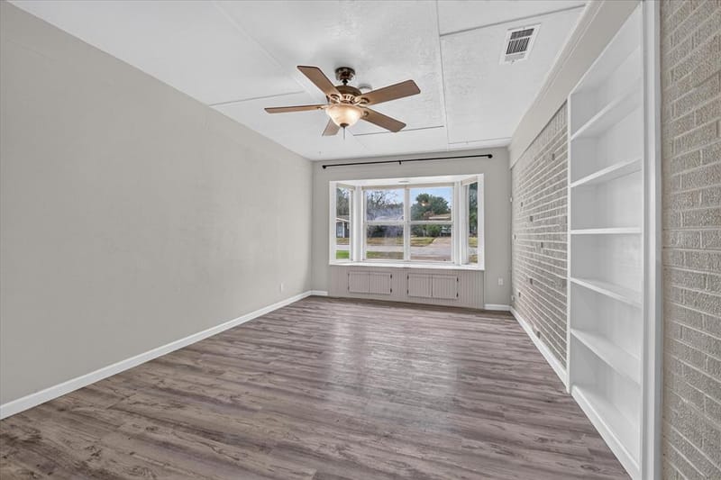 5500 Wheaton Drive, Fort Worth TX 76133 - Photo 11