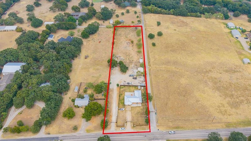 2212 Acton Highway, Granbury TX 76049 - Photo 2