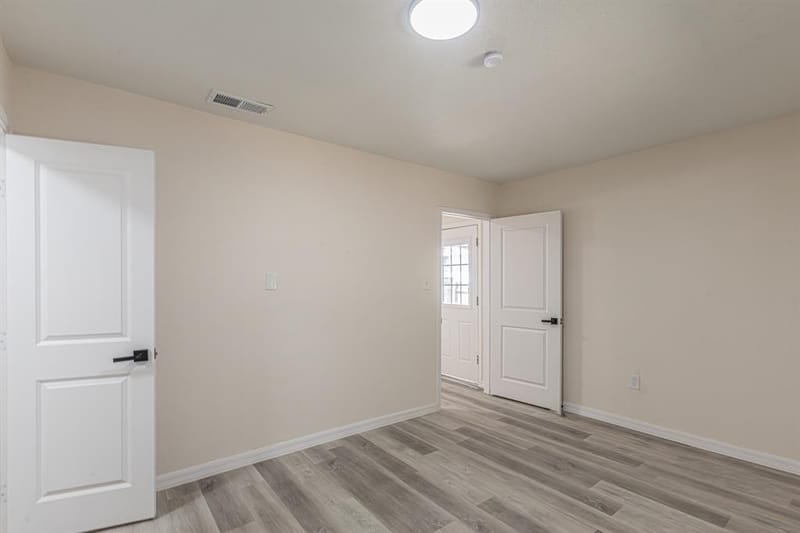 426 NE 29th Street, Grand Prairie TX 75050 - Photo 16