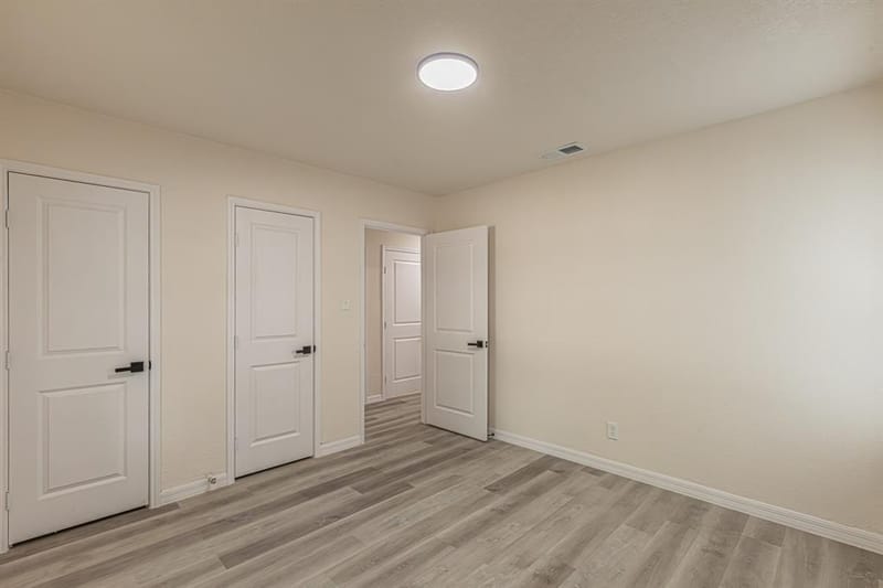 426 NE 29th Street, Grand Prairie TX 75050 - Photo 20