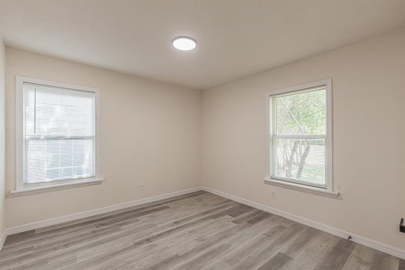 426 NE 29th Street, Grand Prairie TX 75050 - Photo 18