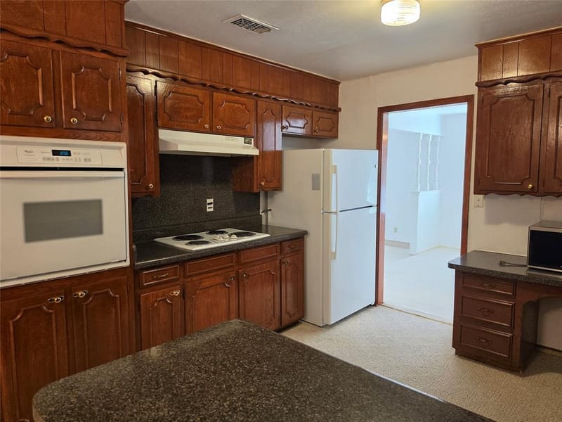 1611 Park Ridge Terrace, Arlington TX 76012 - Photo 12