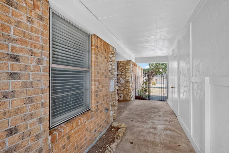 7316 N Stone Meadow Circle, Rowlett TX 75088 - Photo 2