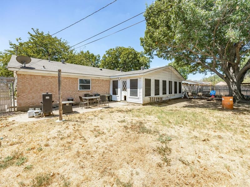 100 NW Jill Ann Drive, Burleson TX 76028 - Photo 30