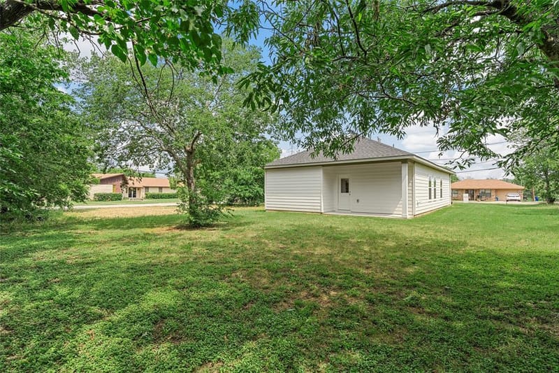 402 Peabody Street, Hillsboro TX 76645 - Photo 16
