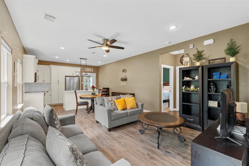 402 Peabody Street, Hillsboro TX 76645 - Photo 3