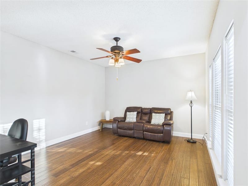 4503 Queenswood Drive, Grand Prairie TX 75052 - Photo 8