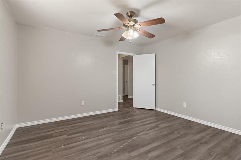 2200 Etain Road, Irving TX 75060 - Photo 10