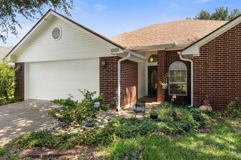 2800 Comanche Trail, Waco TX 76712 - Photo 3
