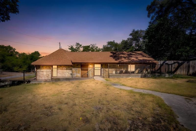 6940 Hatch Road, Fort Worth TX 76135