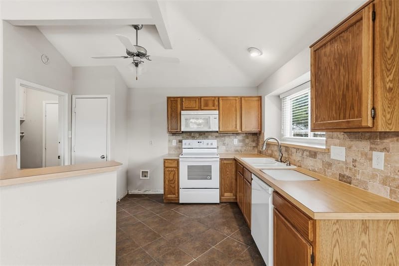 6417 Shasta Trail, Fort Worth TX 76133 - Photo 11