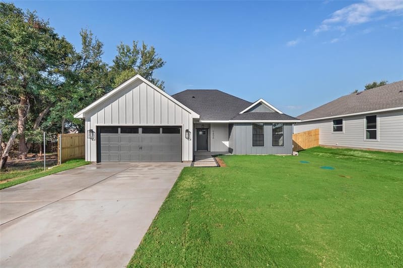 5404 Celina Court, Granbury TX 76048