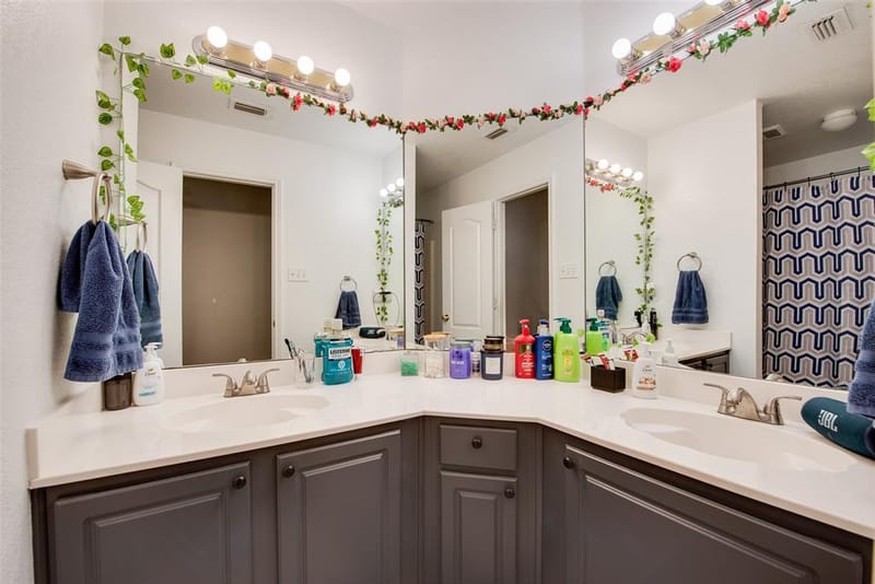 5505 Gessner Court, Arlington TX 76018 - Photo 11