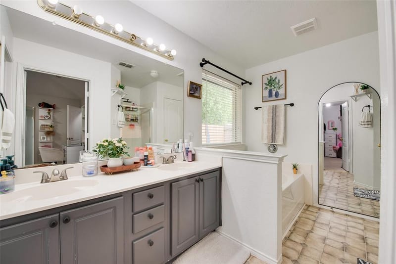 5505 Gessner Court, Arlington TX 76018 - Photo 19