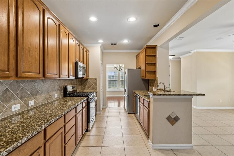4313 Kestrel Way, Carrollton TX 75010 - Photo 13