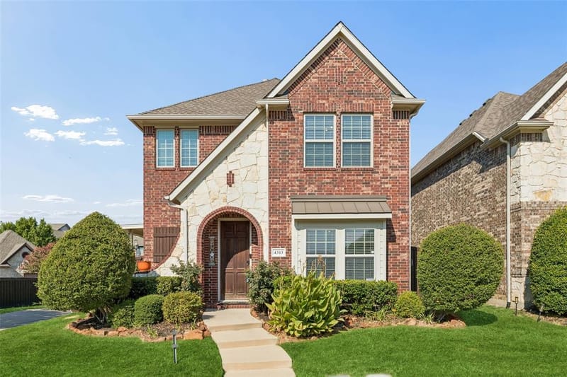 4313 Kestrel Way, Carrollton TX 75010 - Photo 4