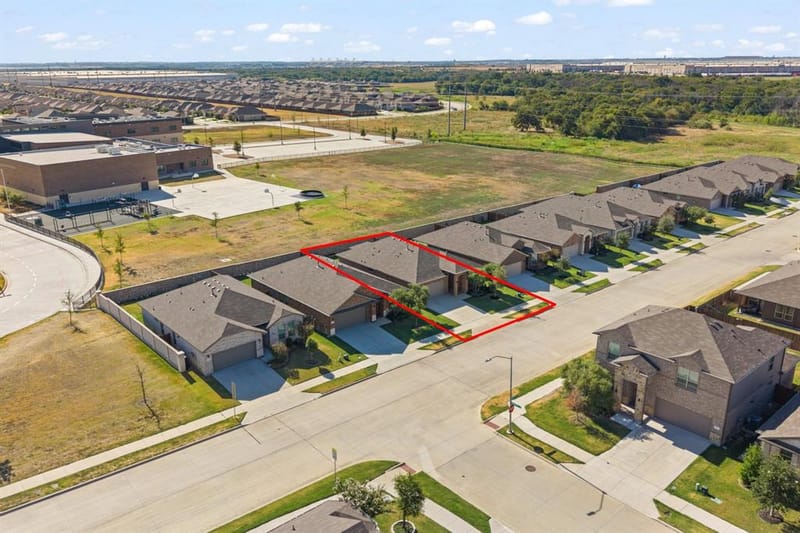 15736 Redgrave Drive, Fort Worth TX 76247 - Photo 32