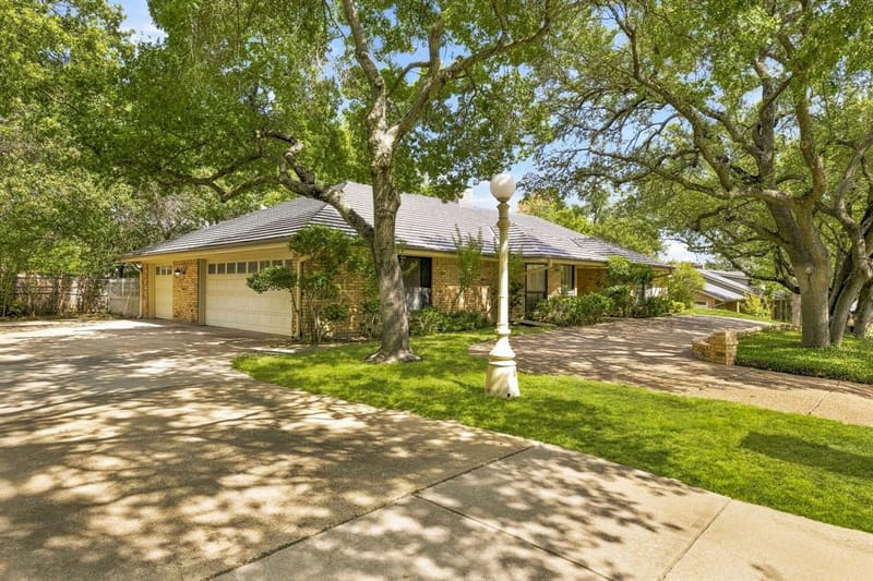 6916 Tumbling Trail, Fort Worth TX 76116 - Photo 2
