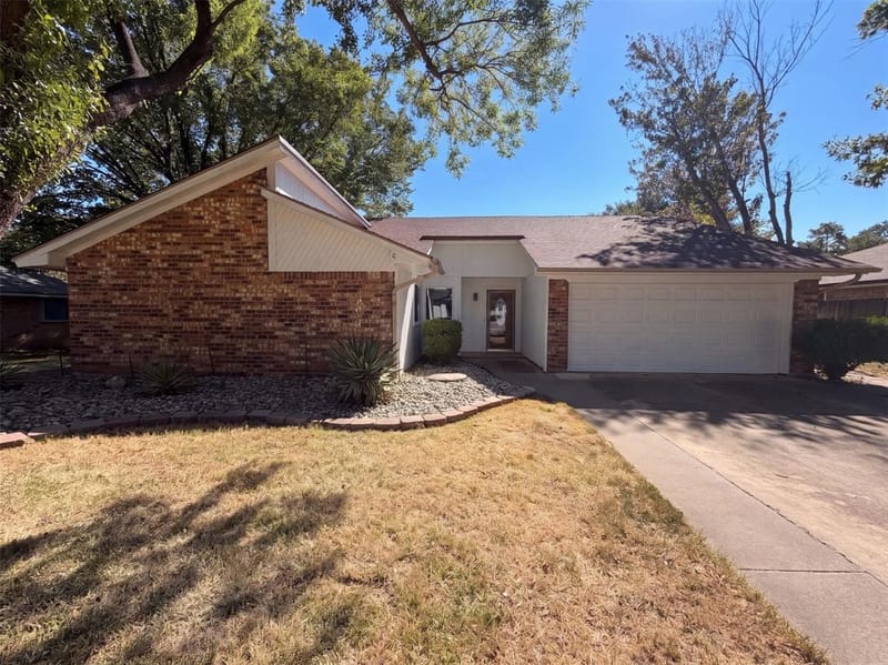 1208 Hillcrest Drive, Euless TX 76039 - Photo 22