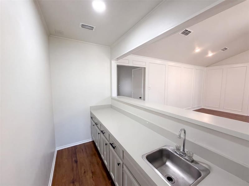 1208 Hillcrest Drive, Euless TX 76039 - Photo 11