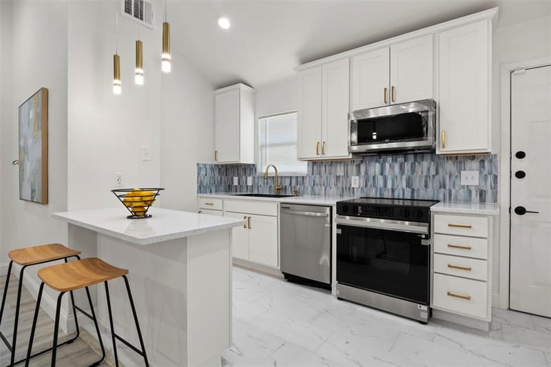 2406 Jennings Avenue, Dallas TX 75216 - Photo 7
