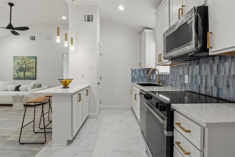 2406 Jennings Avenue, Dallas TX 75216 - Photo 8