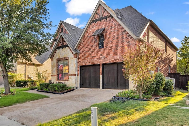 7337 Canadian Drive, Irving TX 75039 - Photo 2
