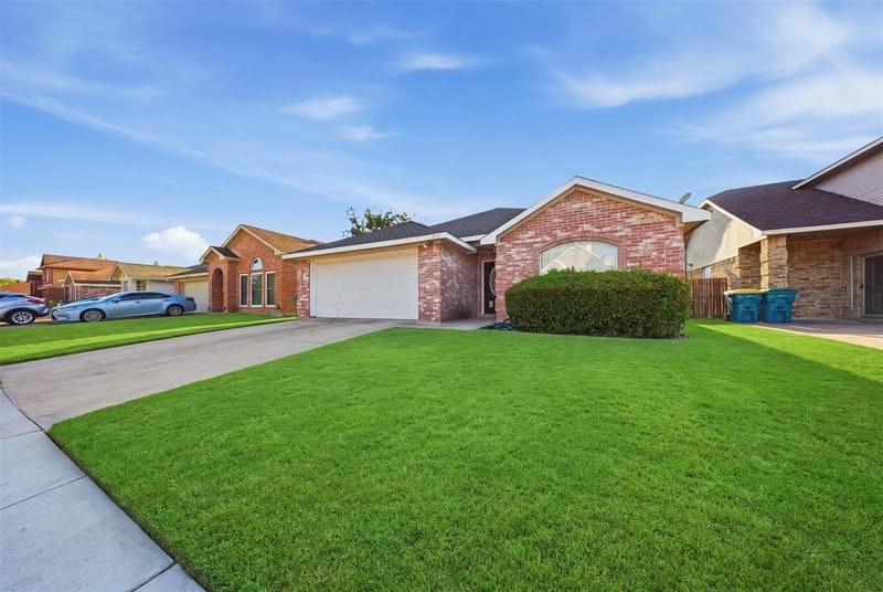737 Nelson Drive, Cedar Hill TX 75104 - Photo 2