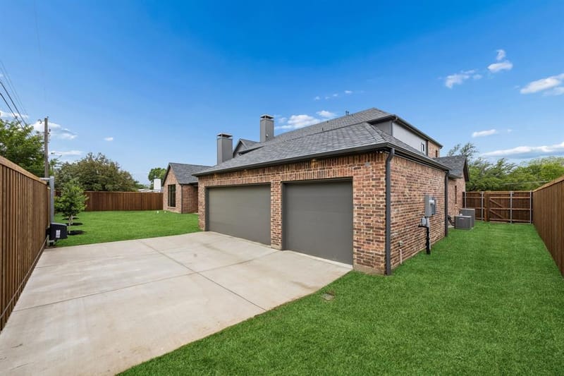 10128 Coppedge Lane, Dallas TX 75229 - Photo 35