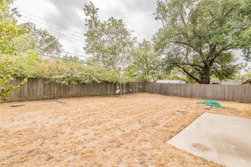 7412 Meadowcrest Drive, Fort Worth TX 76112 - Photo 32
