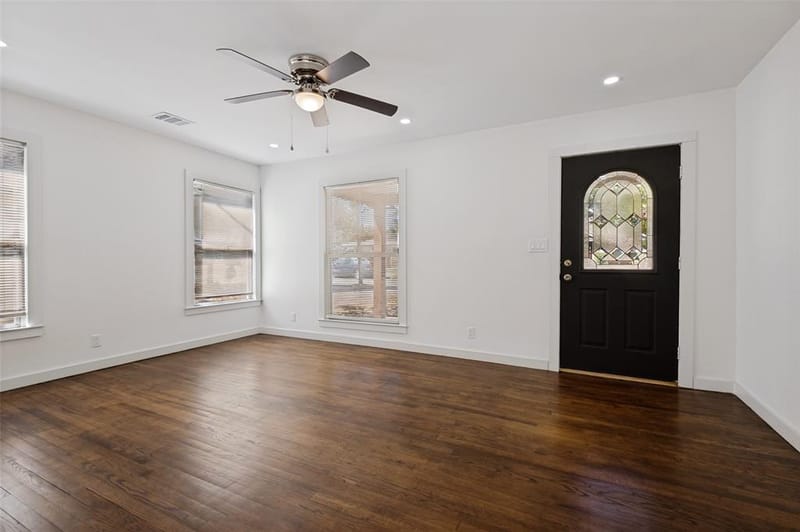 412 E 8th Street, Irving TX 75060 - Photo 5