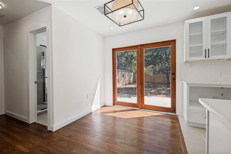 412 E 8th Street, Irving TX 75060 - Photo 9