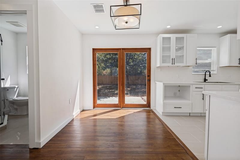 412 E 8th Street, Irving TX 75060 - Photo 8