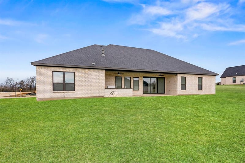 132 Willow Oak Drive, Krugerville TX 76227 - Photo 3