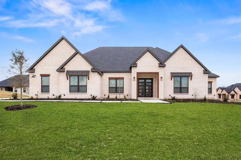 132 Willow Oak Drive, Krugerville TX 76227