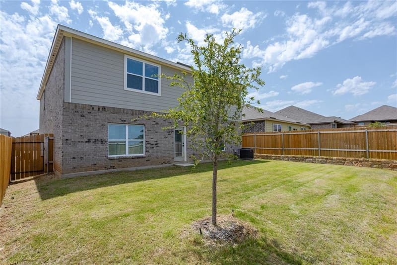 7616 Lumberjack Lane, Fort Worth TX 76120 - Photo 15
