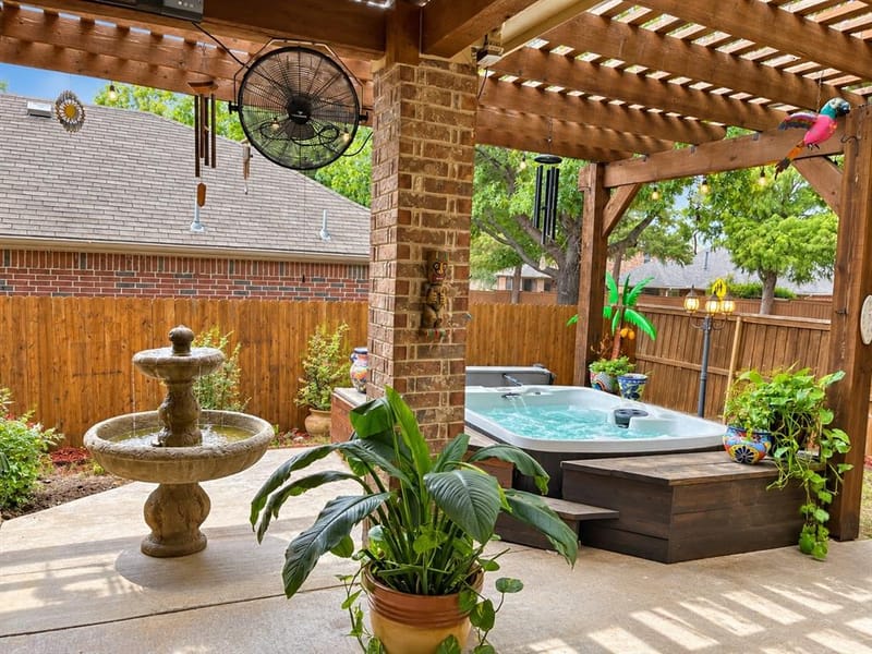 9017 Silsby Drive, Fort Worth TX 76244