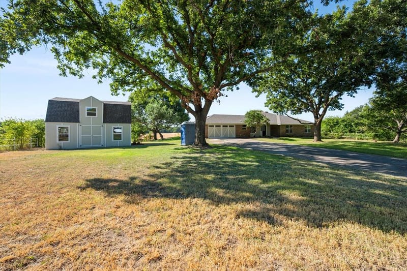 6809 Norris Circle, Weatherford TX 76087 - Photo 2