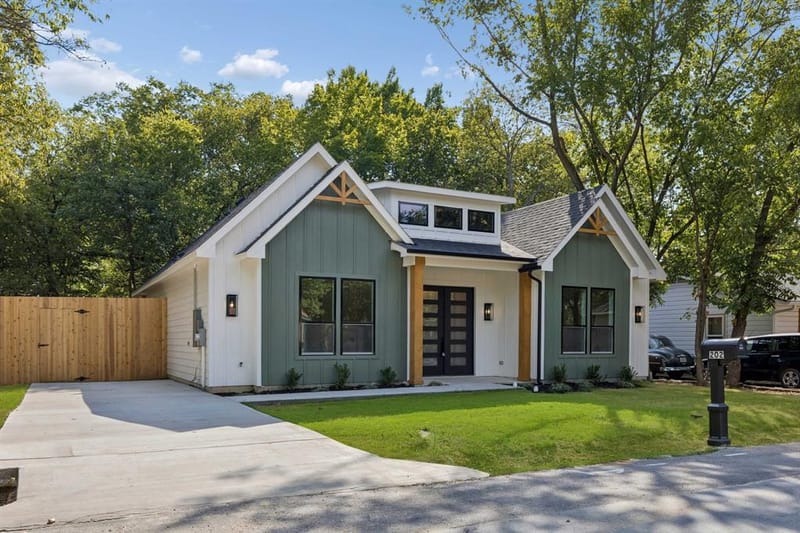 202 Rosa Street, Waxahachie TX 75165 - Photo 2
