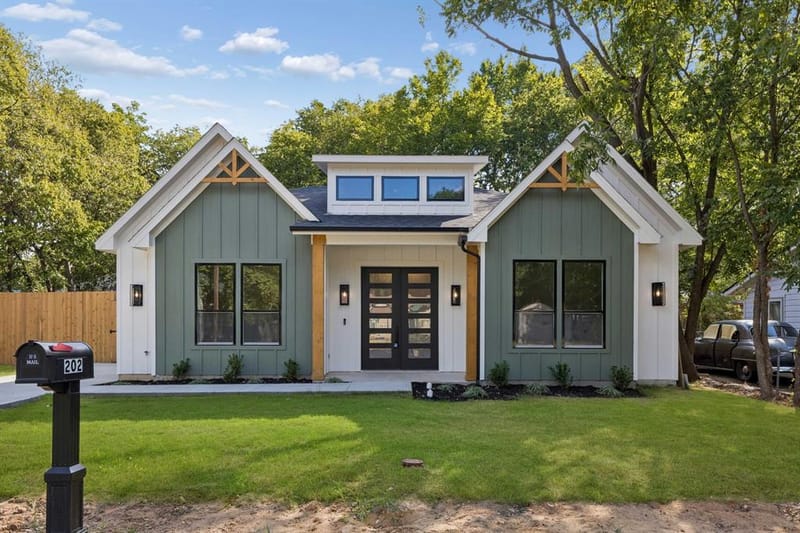 202 Rosa Street, Waxahachie TX 75165