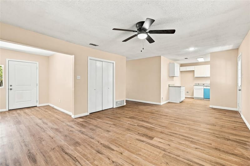 702 Jonathan Lane, Arlington TX 76010 - Photo 6