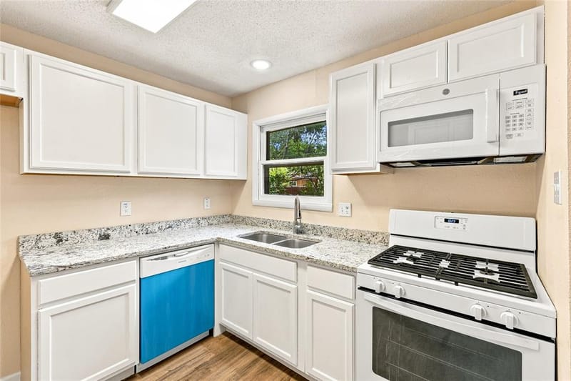 702 Jonathan Lane, Arlington TX 76010 - Photo 12