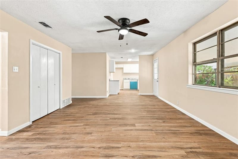 702 Jonathan Lane, Arlington TX 76010 - Photo 7